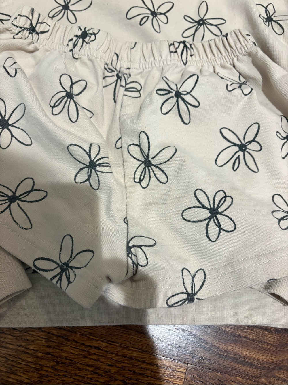 Daisey matching short set - Picture 4 of 6